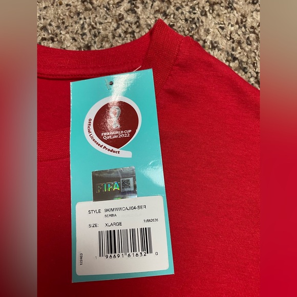 NWT FIFA WORLD CUP LONG SLEEVE TEE SIZE XL IN RED - Picture 3 of 4